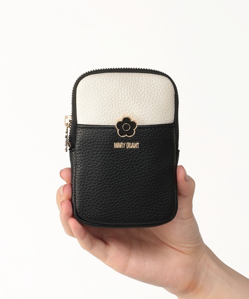 MARY QUANT ポーチ MARY QUANT エンボスデイジーパール ガマ口ポーチ 可愛い☆人気 (MARY