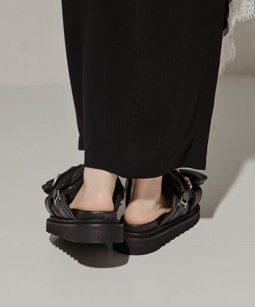TOGA ブラック サンダル TOGA（トーガ） フラットサンダル 37 ブラック レディース : ZOZOTOWN