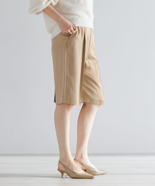 ハーフパンツ パンツ コンパクトサテンバミューダーパンツ レディースの画像