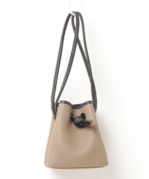 VASIC（ヴァジック） ショルダーバッグ - ブラウン レディース