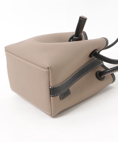 VASIC（ヴァジック） ショルダーバッグ - ブラウン レディース