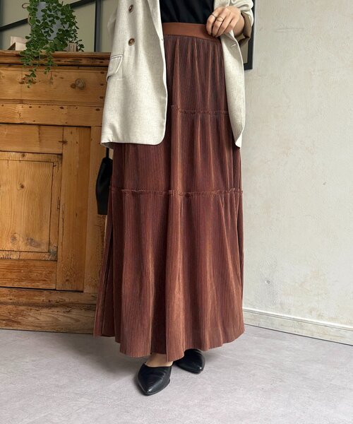 Thevon（ゼヴォン） スカート 光沢プリーツティアードスカート
