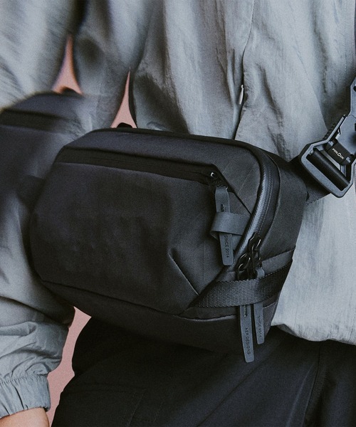 HIGHTIDE（ハイタイド） ショルダーバッグ Aer DAY SLING 4 X-PAC