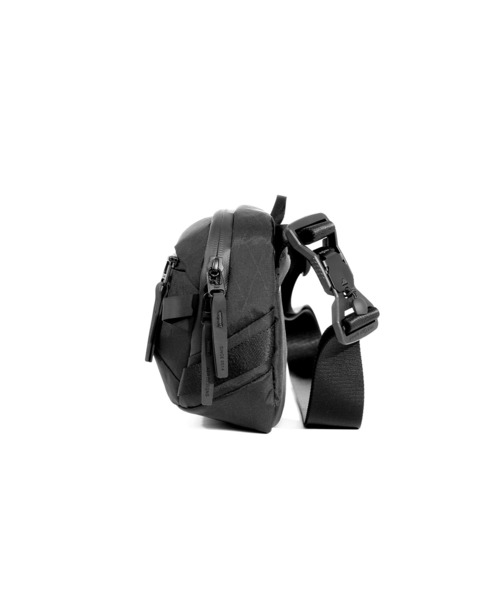 HIGHTIDE（ハイタイド） ショルダーバッグ Aer DAY SLING 4 X-PAC