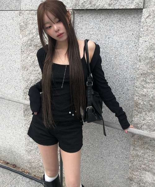 anyonemore パンツ バックスタッズアイレットベルトショートパンツ