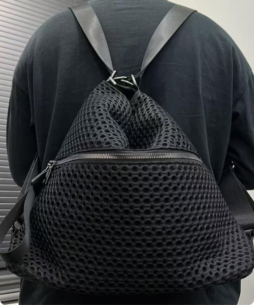 メッシュ素材 2WAY ショルダーバッグ ブラック I.O.E デイバック リュック メッシュデザイン 2WAYショルダーバッグ