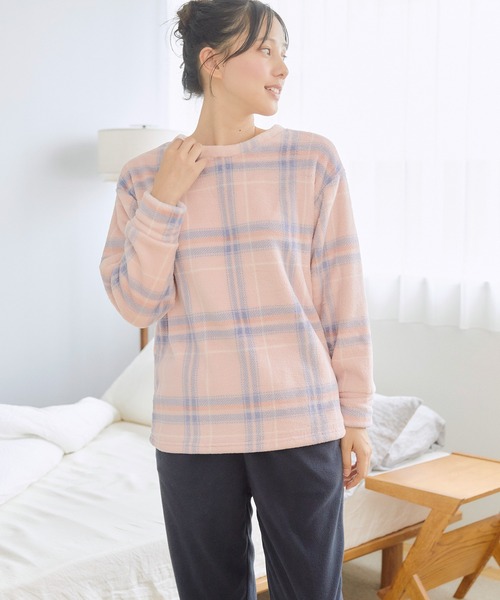 フワフワ素材のライトグレー ルームウェアセット Amazon