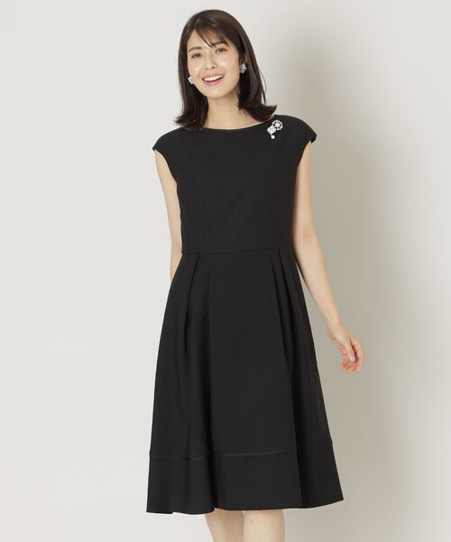 TO BE CHIC ワンピース アイアスストレッチ ボートネック TO BE CHIC ワンピース アイアスストレッチ ボートネック