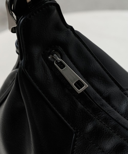 WYM LIDNM ショルダーバッグ EMBOSSED SOFT GLOW SHOULDER BAG メンズ