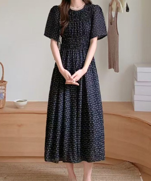 FINEnough ワンピース 半袖 シャーリングティアード小花柄ワンピース