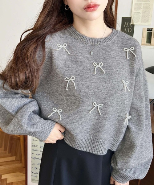 moment+ ニット セーター パールリボンパーツ付きショート丈もちもち