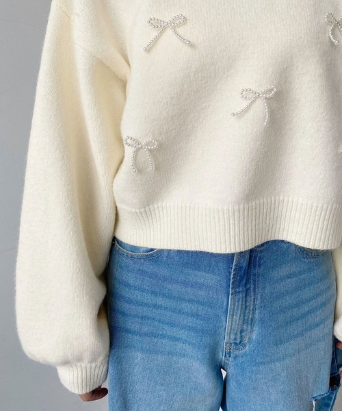 【美品】❤️Christian Diorリボンパール付白ニットMサイズ❤️ moment+ ニット セーター パールリボンパーツ付きショート丈もちもち