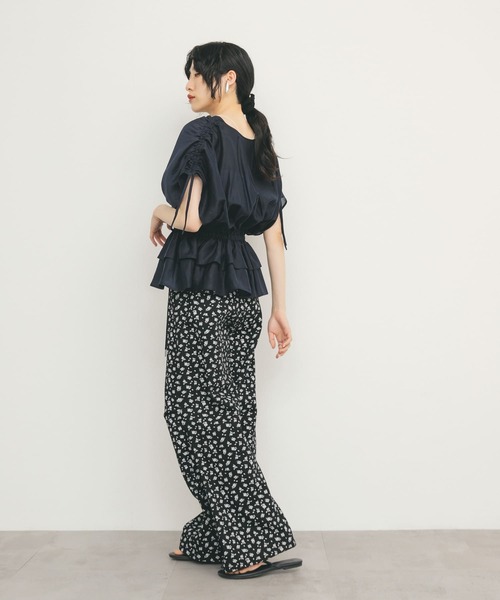 KBF（ケービーエフ） パンツ フラワープリントドロストパンツ