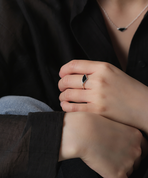 Lilas 指輪 リング 「SAMH by LILAS」ダイヤモンドカットオニキス