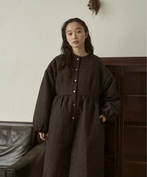 新品moi tytto キルティングロングコート moi tytto（モイテュット） コート FREE オフホワイト レディース