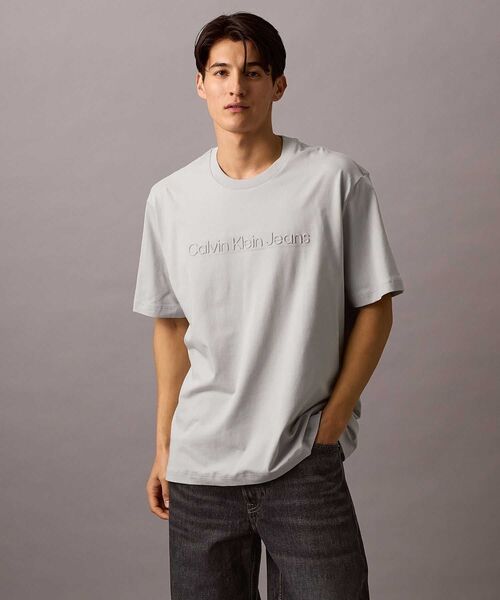 ユニセックス エンボスロゴ Tシャツ（Tシャツ/カットソー