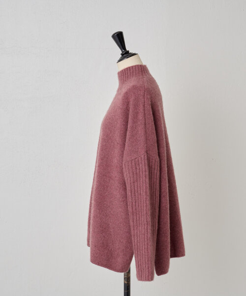 【新品未使用】BEARDSLEYヤクハイネックプルオーバー【定価￥38,500】 セール】ヤクハイネックプルオーバー（ニット/セーター