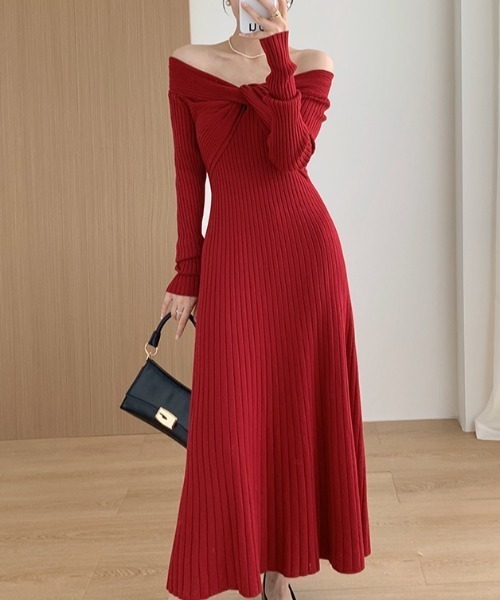 emi+ ワンピース フロントねじりデザインオフショルリブニット