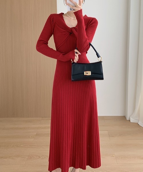 emi+ ワンピース フロントねじりデザインオフショルリブニット