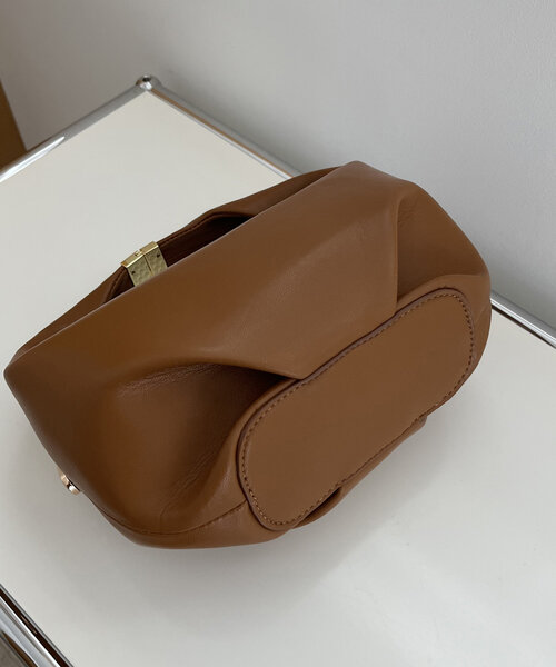 CAPRICIEUX LE'MAGE ショルダーバッグ バッグ メタルポイント