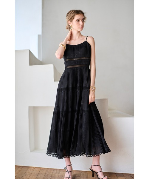 Estella.k エンブロイダリープリーツドレス新品 Estella.K ワンピース Dolce Vita Pleated Dress エンブロイダリー