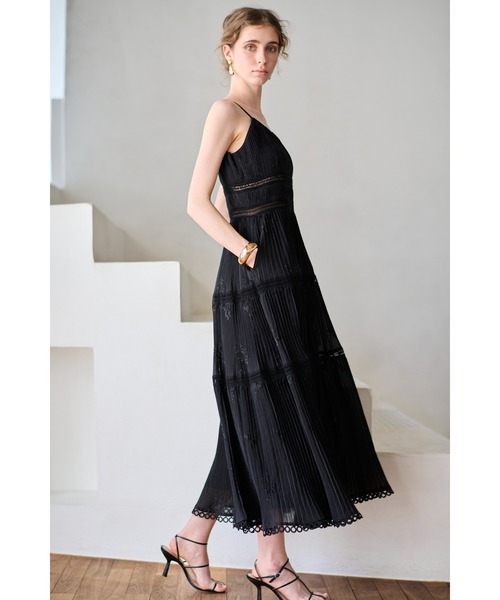 Estella.k エンブロイダリープリーツドレス新品 Estella.K ワンピース Dolce Vita Pleated Dress エンブロイダリー