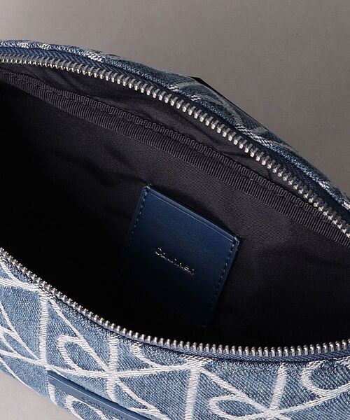 Calvin Klein（カルバン・クライン） ショルダーバッグ クロスボディ