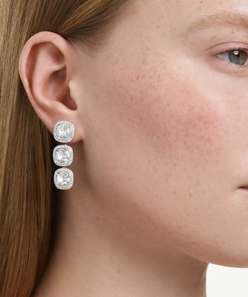 新品 SWAROVSKI Una Angelic ピアス スワロフスキー SWAROVSKI（スワロフスキー） ピアス 「公式」「スワロフスキー」Una