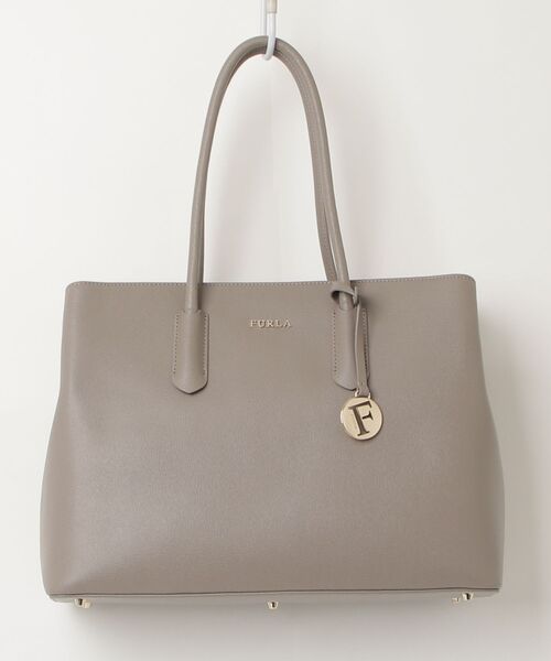 FURLA ベージュトートバッグ FURLA（フルラ） トートバッグ - ベージュ レディース : ZOZOTOWN