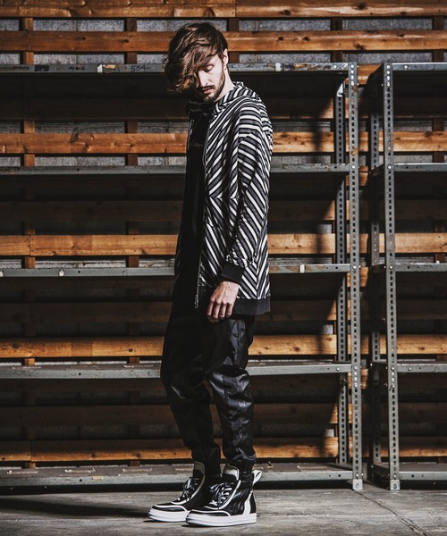 NO ID.（ノーアイディー） パーカー 「NO ID.」Bias Border Zip Parka