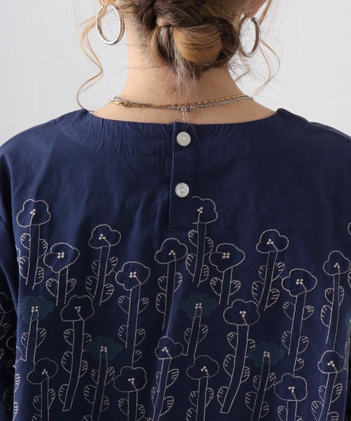 ブラウス シャツ EMAGO 花ボーダー総柄刺繍チュニック レディース Emago ブラウス シャツ EMAGO 花ボーダー総柄刺繍チュニック