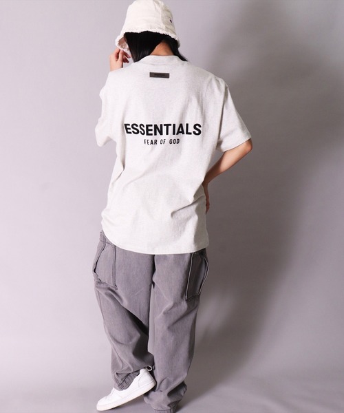 【税関/送料込】FEAR OF GOD ESSENTIALS★バックロゴTシャツ FOG ESSENTIALS tシャツ (CM/GKT)「ESSENTIALS FEAR OF GOD