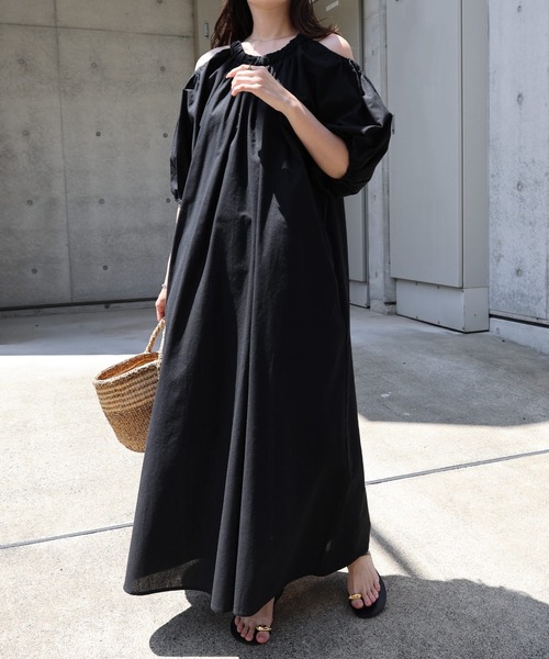 andme（アンドミー） ワンピース 肩スリットフレアロングワンピース