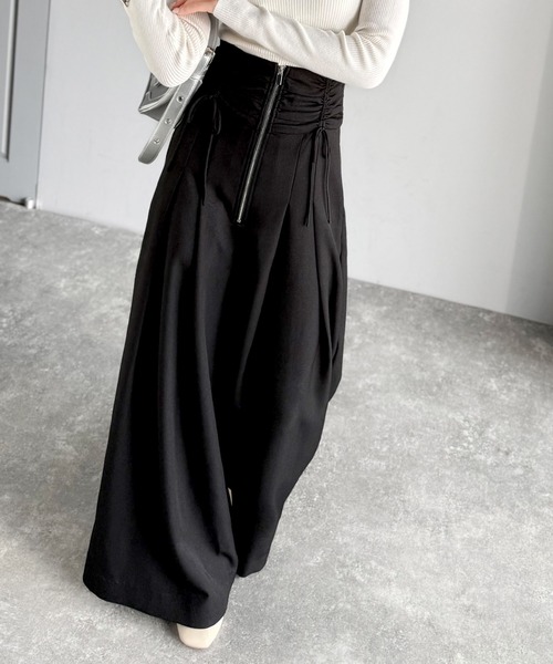 mily bilet パンツ 「mily bilet」コルセット風で“キュッ”と細見え