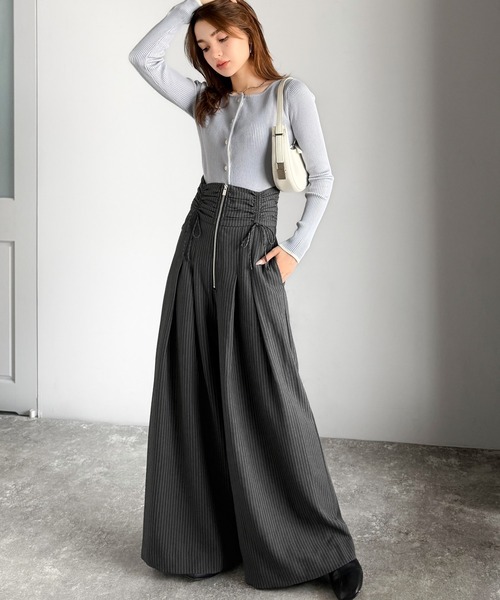 mily bilet パンツ 「mily bilet」コルセット風で“キュッ”と細見え