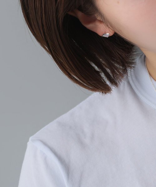 Lilas ピアス 「SAMH by LILAS」ダイヤモンドカットシェルピアス SV