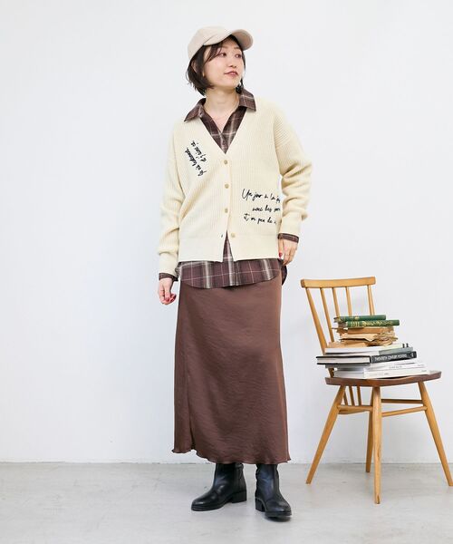 le.coeur blanc（ルクールブラン） カーディガン メッセージ刺繍V