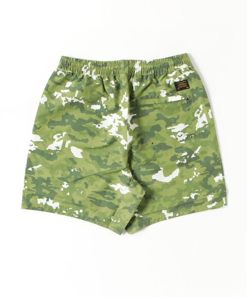 パンツ MULTI PIXEL CAMO RELAXED FIT BEACH SHORTS メンズの画像