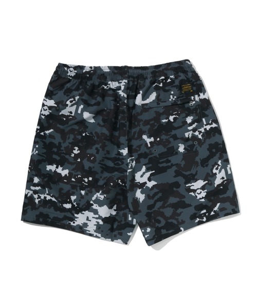 パンツ MULTI PIXEL CAMO RELAXED FIT BEACH SHORTS メンズの画像
