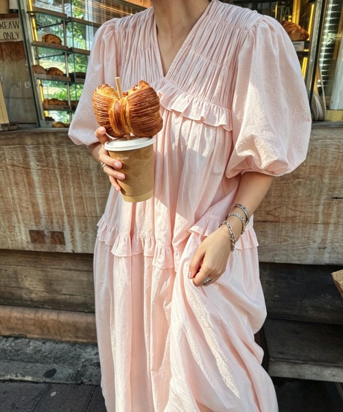 FAVORITO ワンピース 半袖 Vネックフリルパフスリーブワンピース