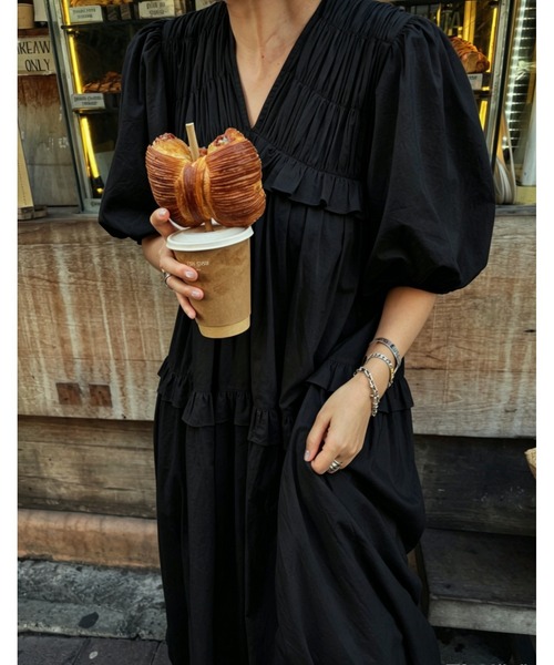 FAVORITO ワンピース 半袖 Vネックフリルパフスリーブワンピース