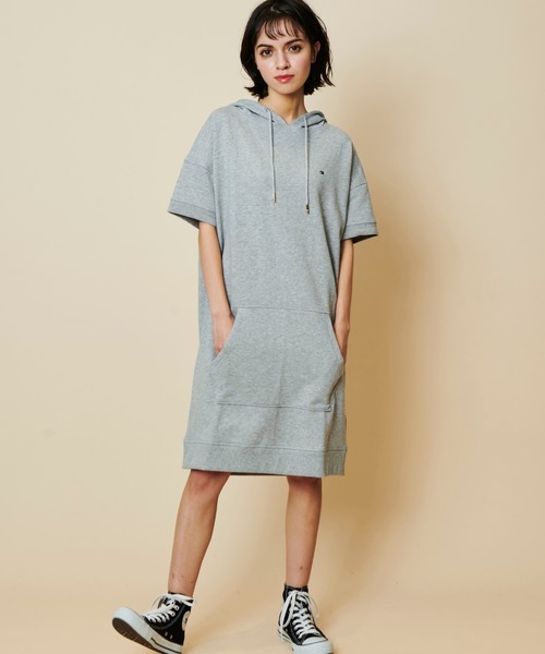 ロング ワンピース ワンポイントロゴフーデッドワンピース ZOZOTOWN PayPayモール店 - 通販 - PayPayモール プさせて