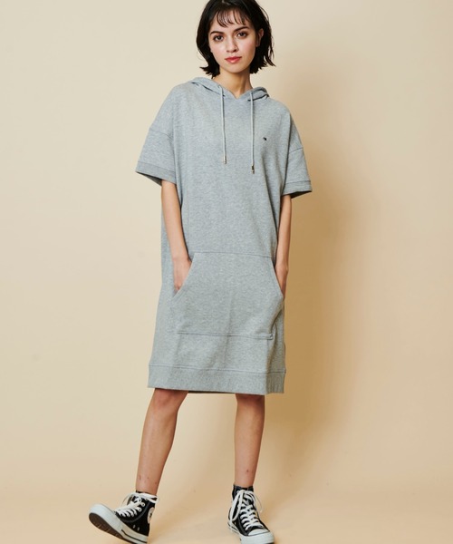 ロング ワンピース ワンポイントロゴフーデッドワンピース ZOZOTOWN PayPayモール店 - 通販 - PayPayモール プさせて