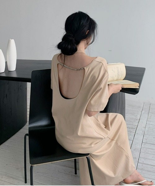 【再入荷】リュクスな 背中空き  ひざ下 ワンピース 再入荷】リュクスな 背中空き ひざ下 ワンピース (ワンピース