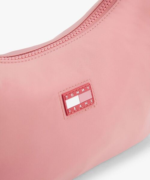 【 】IVE ウォニョン着用 ショルダーバッグ 7L TOMMY JEANS ショルダーバッグ バッグ 「IVE Wonyoung