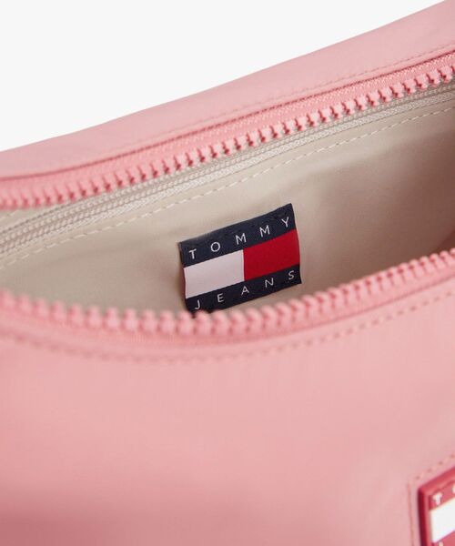 TOMMY JEANS ショルダーバッグ バッグ 「IVE Wonyoung