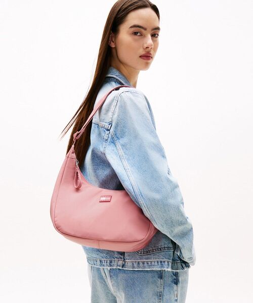 【 】IVE ウォニョン着用 ショルダーバッグ 7L TOMMY JEANS ショルダーバッグ バッグ 「IVE Wonyoung