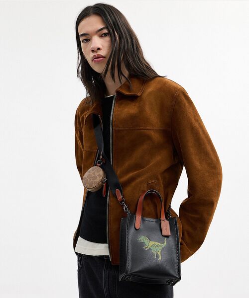 「COACH」 ショルダーバッグ ONE ブラック系その他 メンズの画像