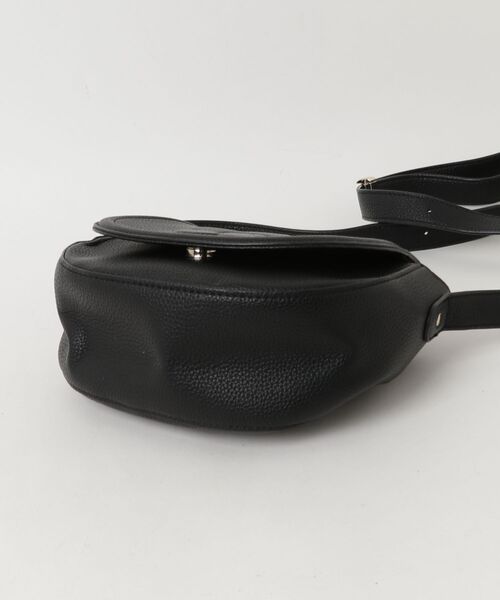 MARY QUANT ブラックショルダーバッグ MARY QUANT（マリークヮント） ショルダーバッグ - ブラック