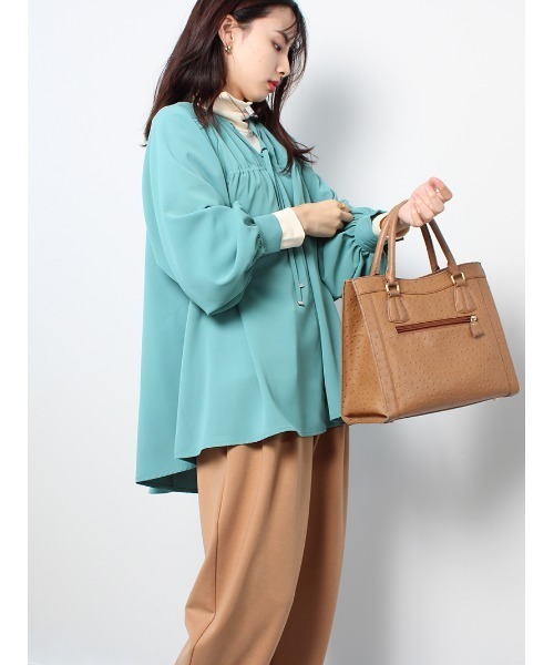 大きいサイズ5L 新品バックデザイン変形ブラウス ベージュ